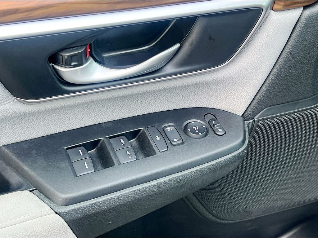 Used 2021 Silver Honda EX image 17