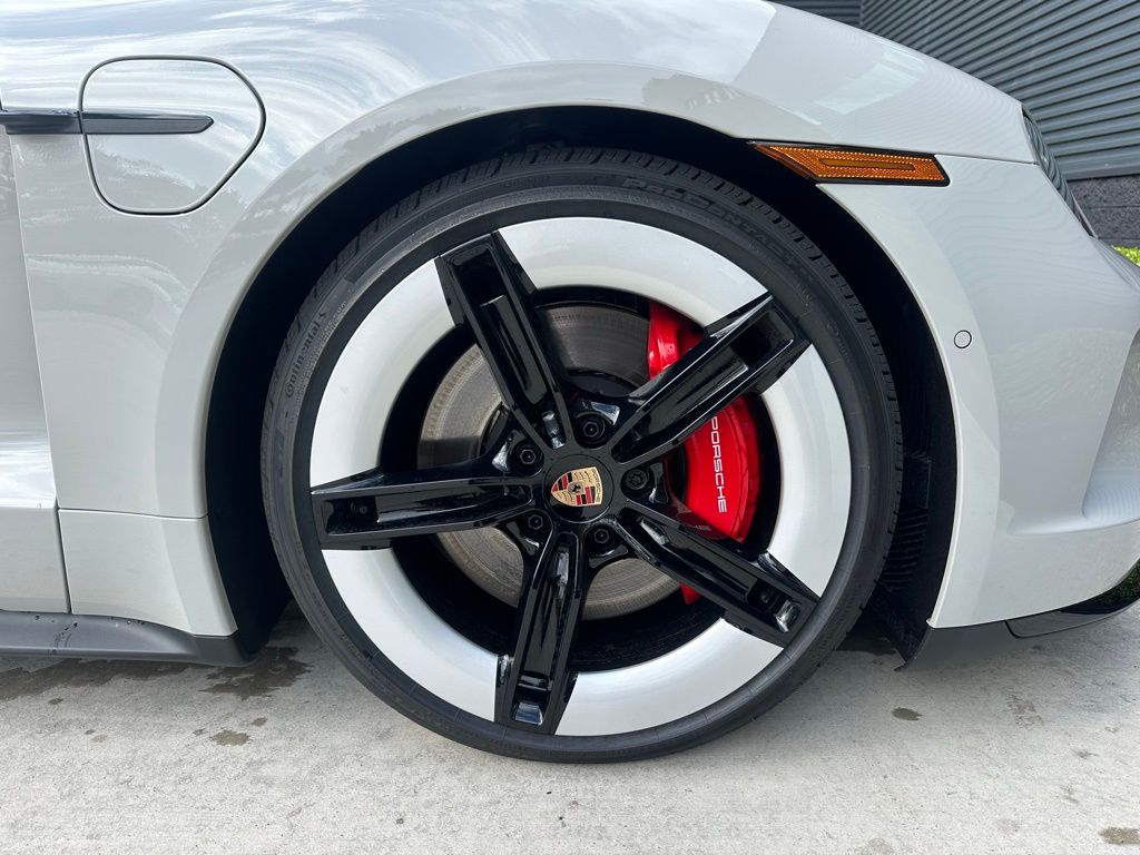 Thumbnail: 2026 Porsche Taycan - 15