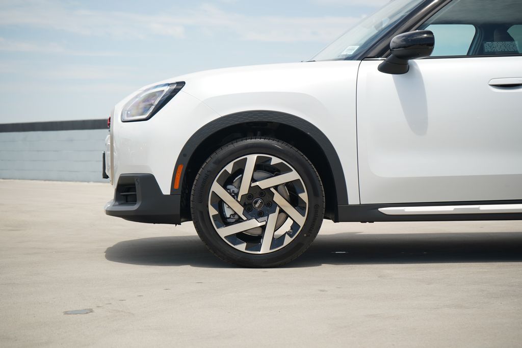 Thumbnail: 2027 MINI Cooper Countryman - 2