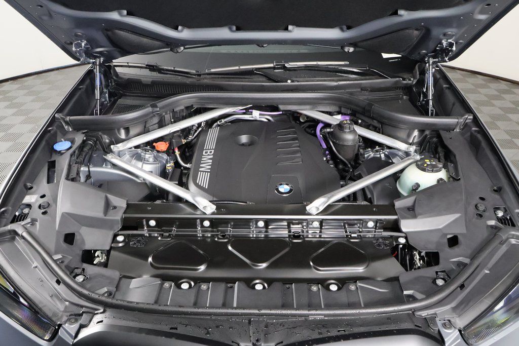 Thumbnail: 2026 BMW X5 - 9