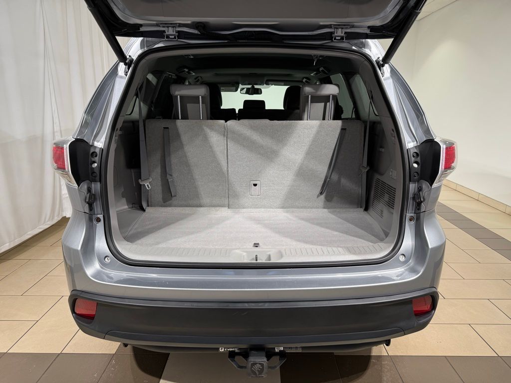 Thumbnail: 2015 Toyota Highlander - 11