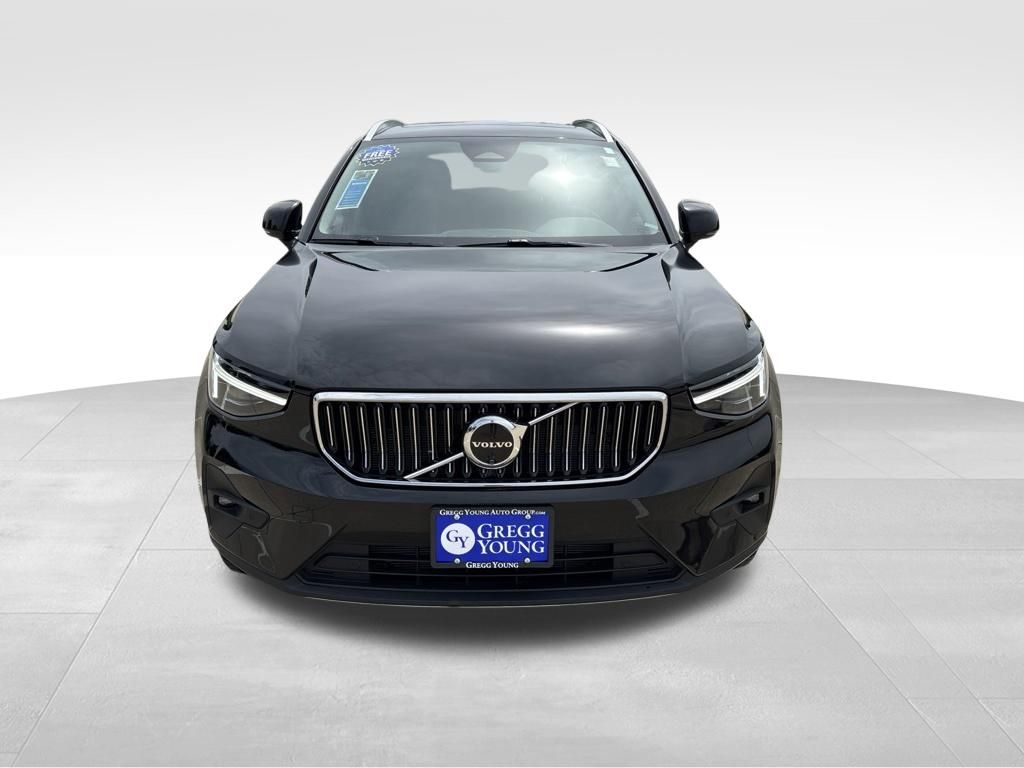 Used 2024 Volvo XC40 SUV