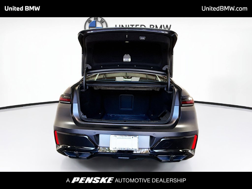 Thumbnail: 2026 BMW 7 Series - 14