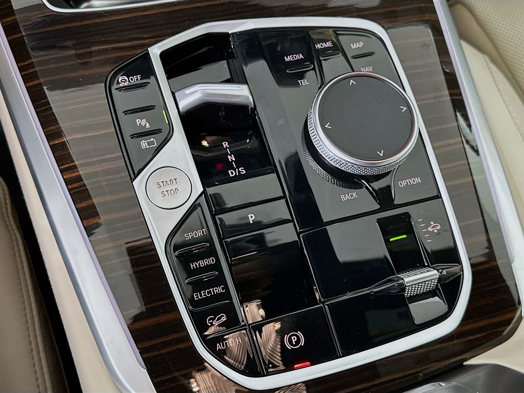 Thumbnail: 2026 BMW X5 - 15