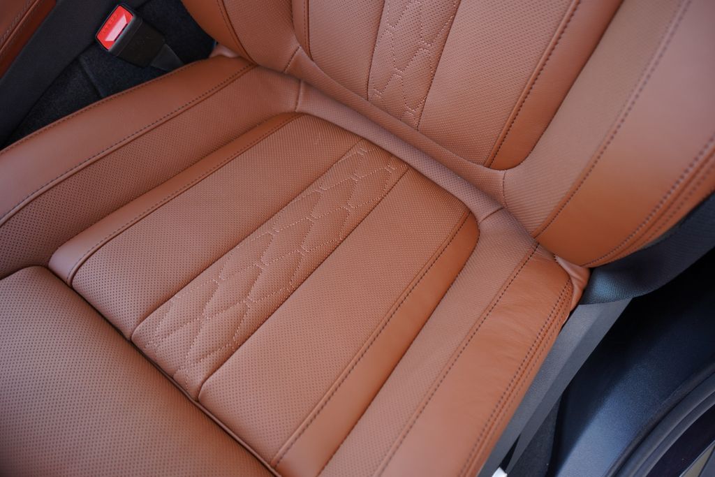 Thumbnail: 2026 BMW X5 - 12