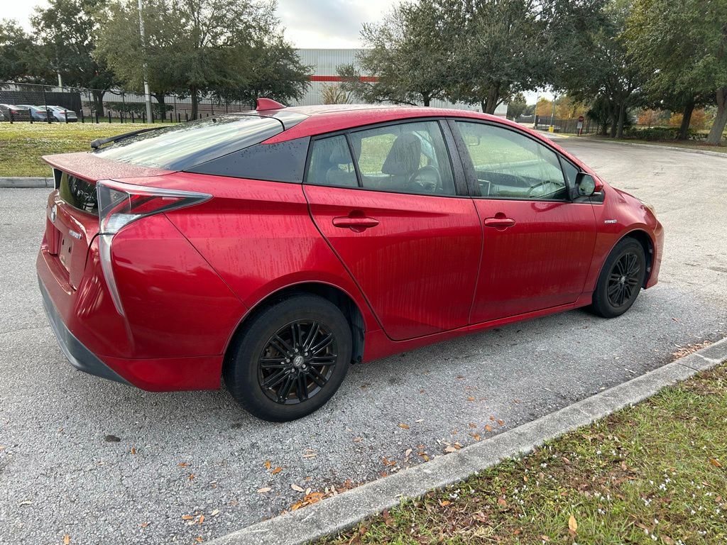 Thumbnail: 2016 Toyota Prius - 5