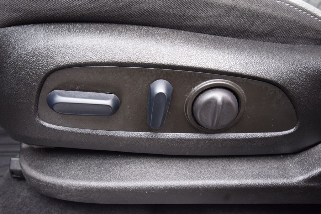 used 2023 Chevrolet Equinox car, priced at $18,400