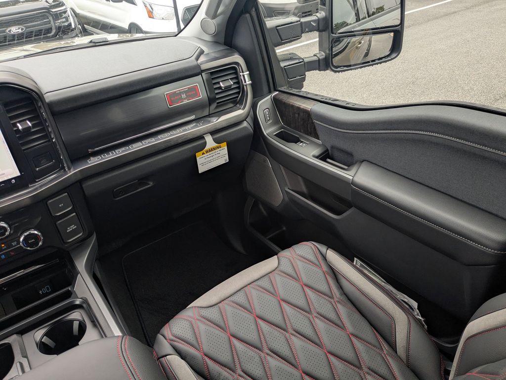 2026 Ford F-250 Super Duty Black Widow