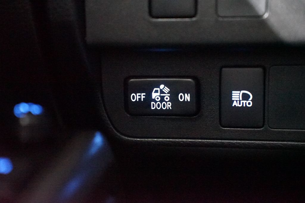 Thumbnail: 2023 Toyota Tacoma - 24