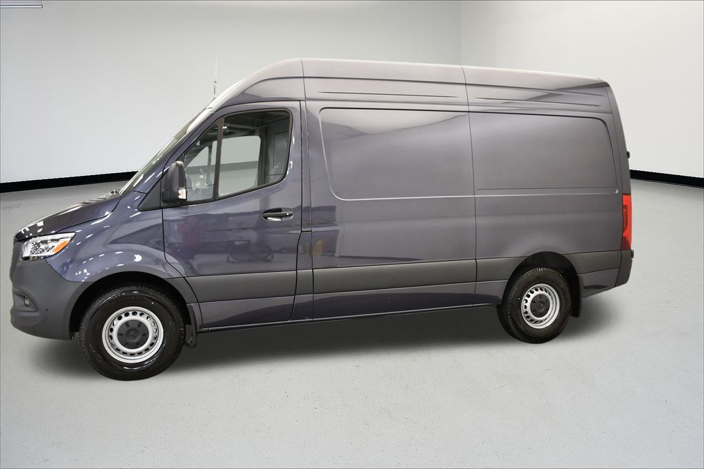 Thumbnail: 2025 Mercedes-Benz Sprinter - 2