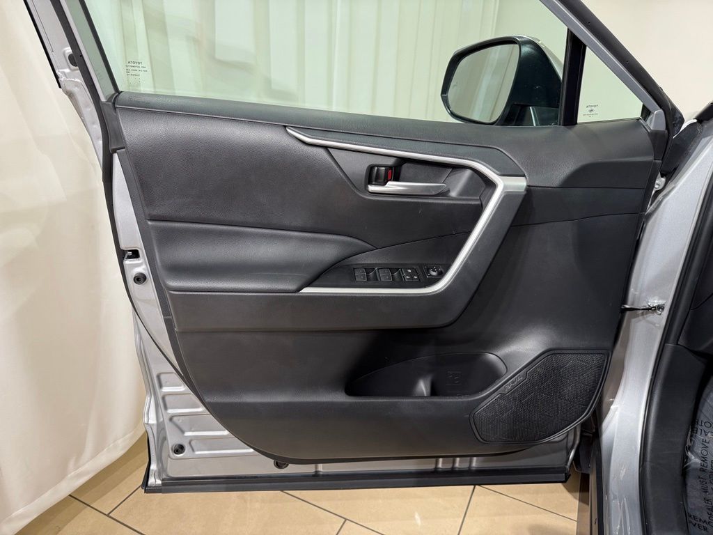 Thumbnail: 2023 Toyota RAV4 - 15