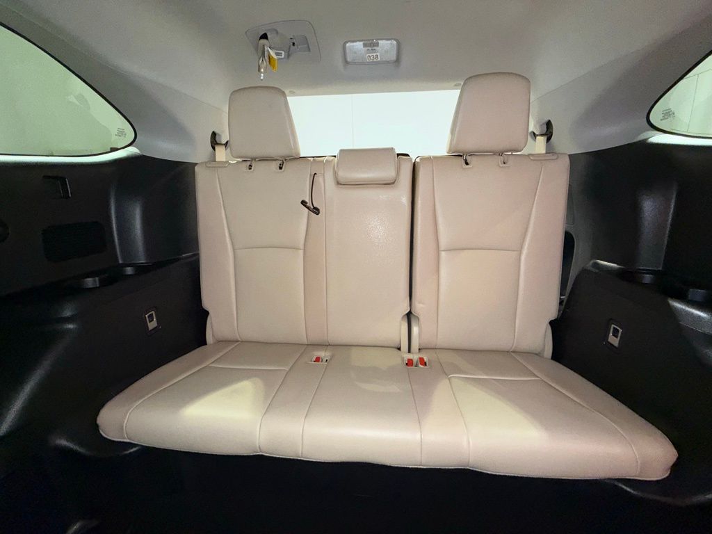 2022 Toyota Highlander XLE 23