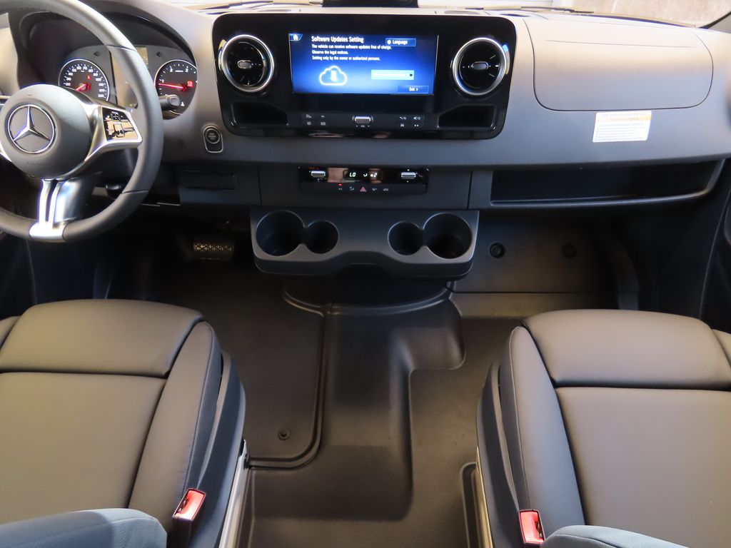 2025 Mercedes-Benz Sprinter 2500 13