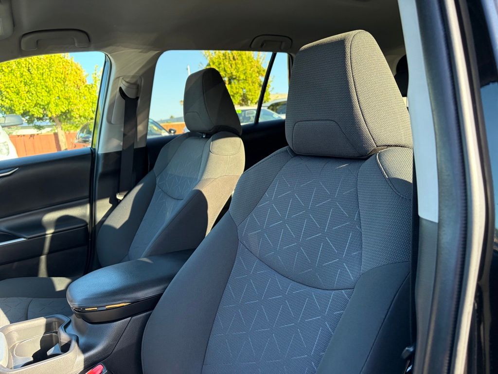 Used 2021 Toyota RAV4 SUV