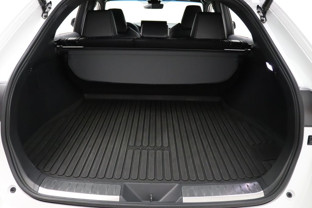 Thumbnail: 2023 Toyota Venza - 22