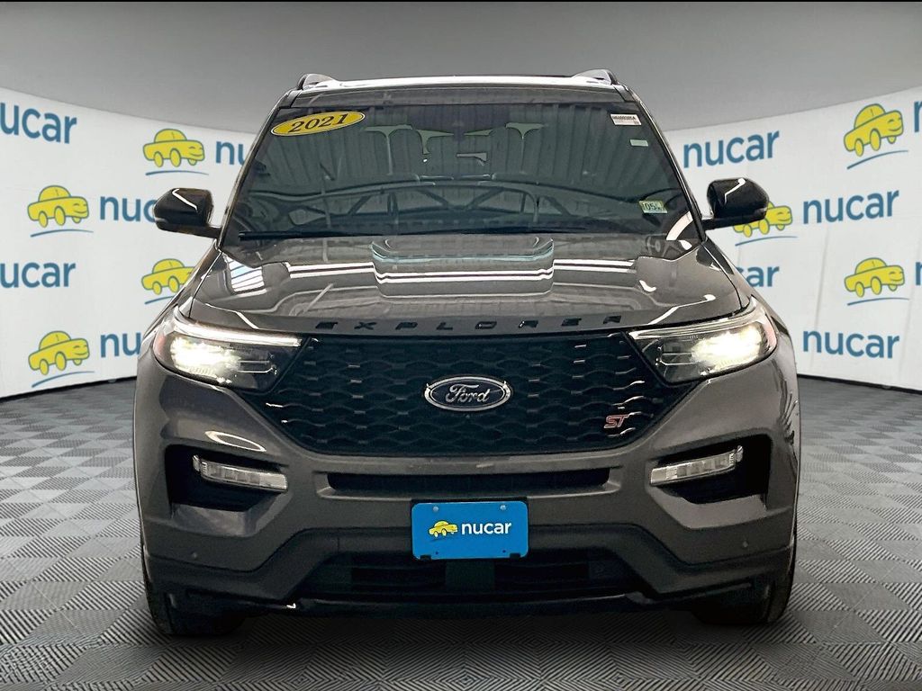 2021 Ford Explorer — photo 2