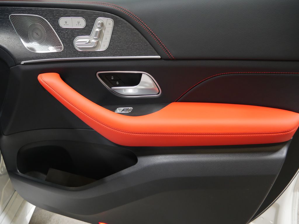 Thumbnail: 2026 Mercedes-Benz GLE - 28