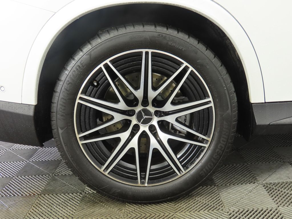 Thumbnail: 2025 Mercedes-Benz GLC - 32