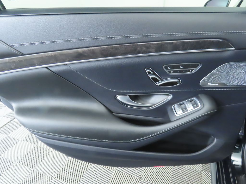 2018 Mercedes-Benz S-Class S 560 27