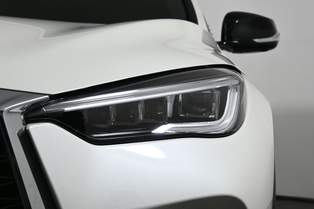 2022 INFINITI QX55 Essential 9