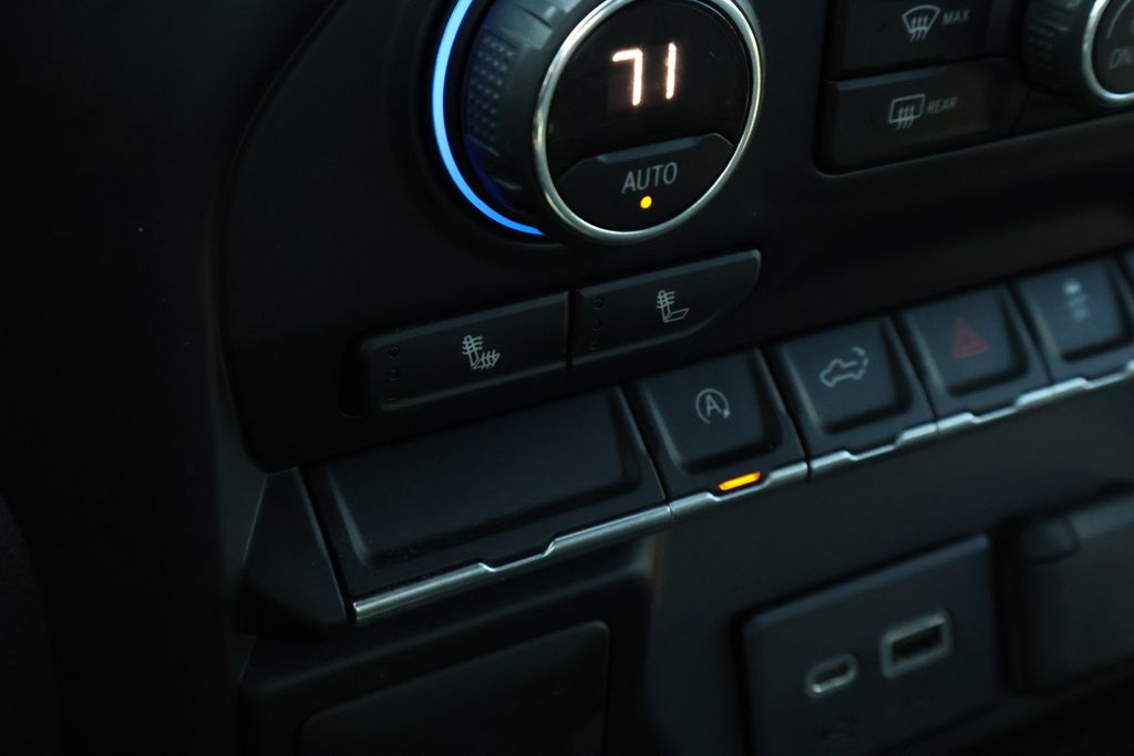 Thumbnail: 2019 Chevrolet Silverado 1500 - 25