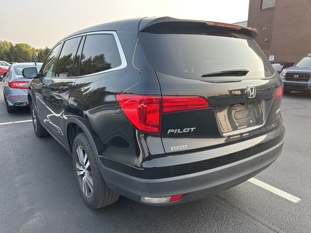 Thumbnail: 2017 Honda Pilot - 2
