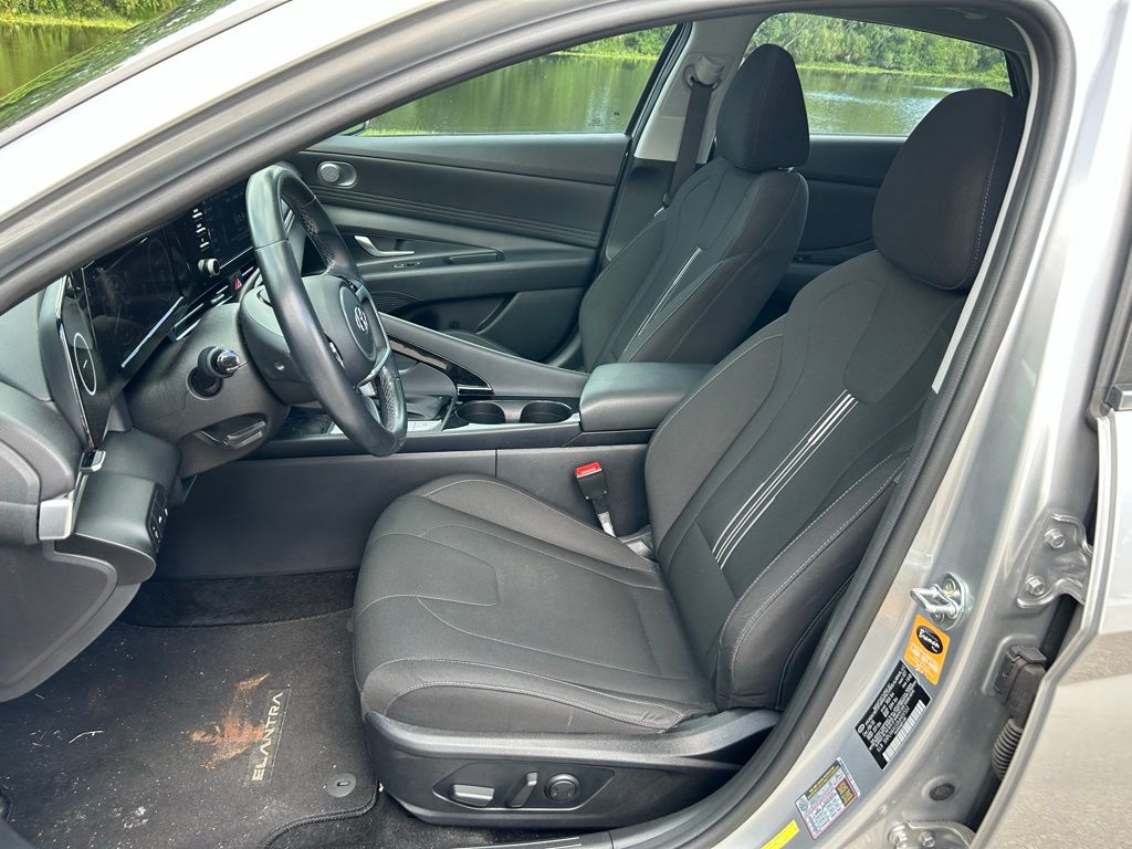 Thumbnail: 2021 Hyundai Elantra - 14