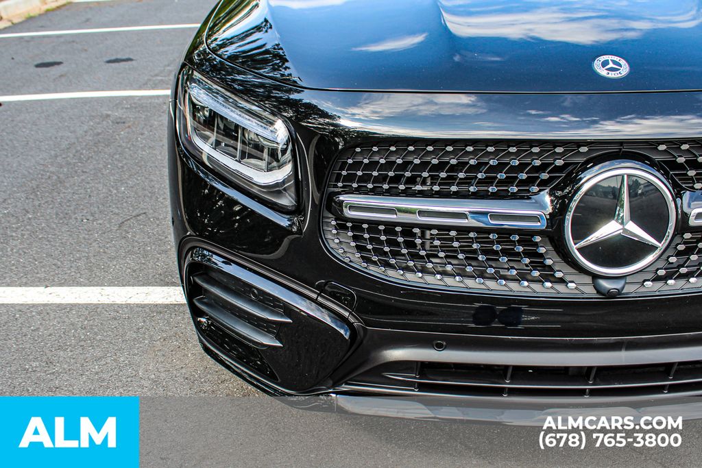 Used 2024 Black Mercedes-Benz GLB 250 image 12