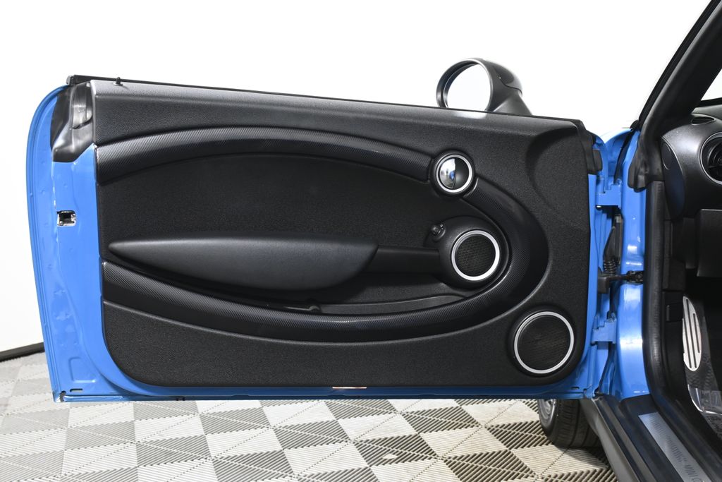 2014 MINI Cooper Base 32