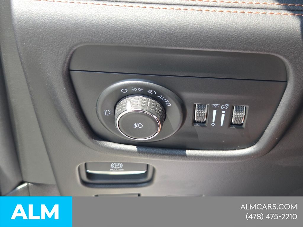 Used 2024 Black Jeep Summit image 30
