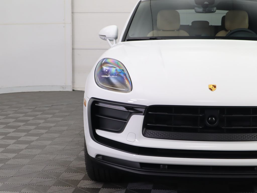 Thumbnail: 2025 Porsche Macan - 12
