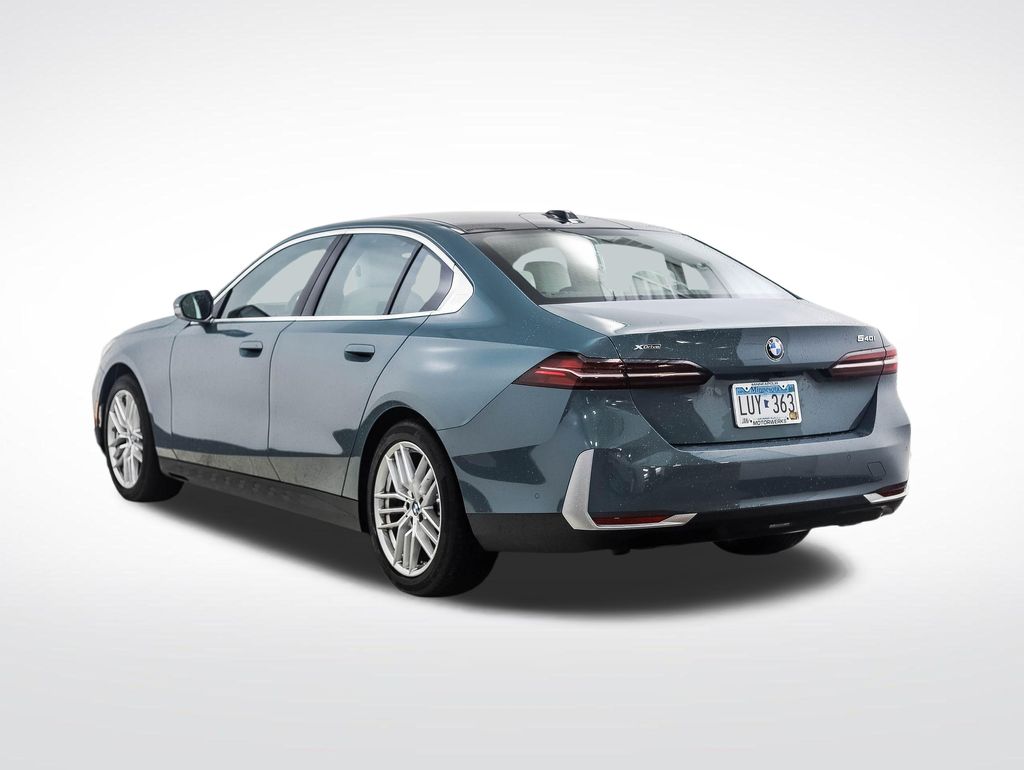 Thumbnail: 2024 BMW 5 Series - 3