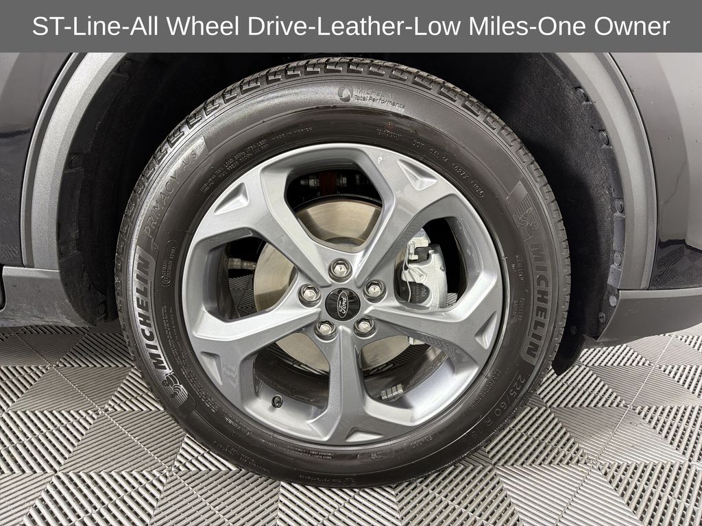 used 2025 Ford Escape car, priced at $23,900