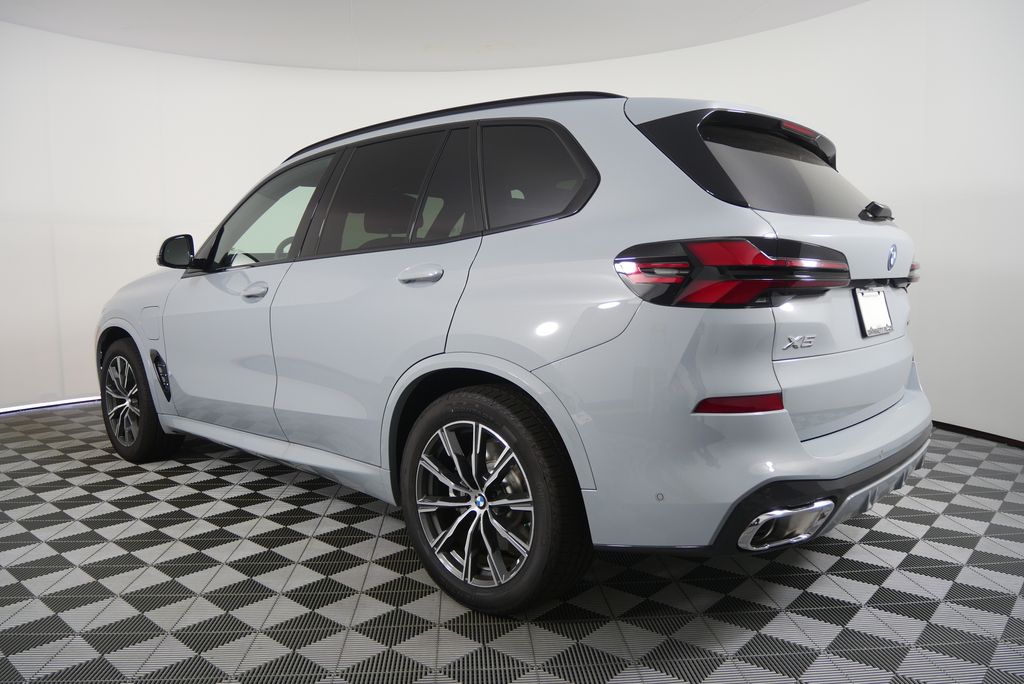 Thumbnail: 2026 BMW X5 - 6