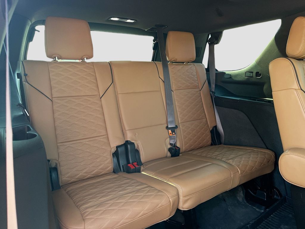 Used 2024 Green Cadillac Sport image 29