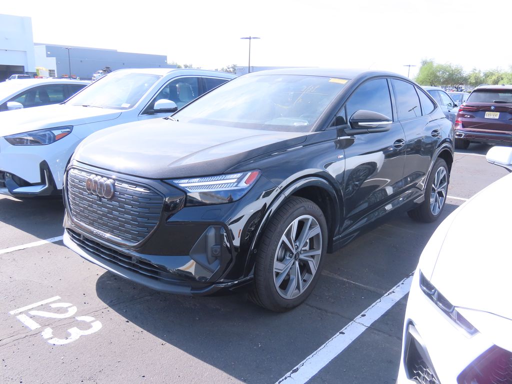Thumbnail: 2024 Audi Q4 e-tron - 2