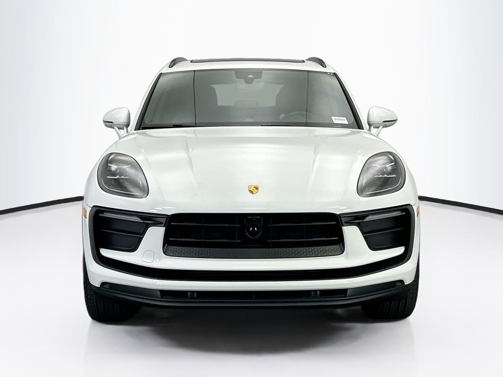 Thumbnail: 2026 Porsche Macan - 10