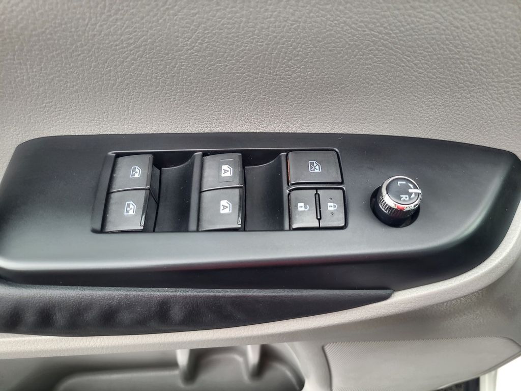 2014 Toyota Highlander XLE 11