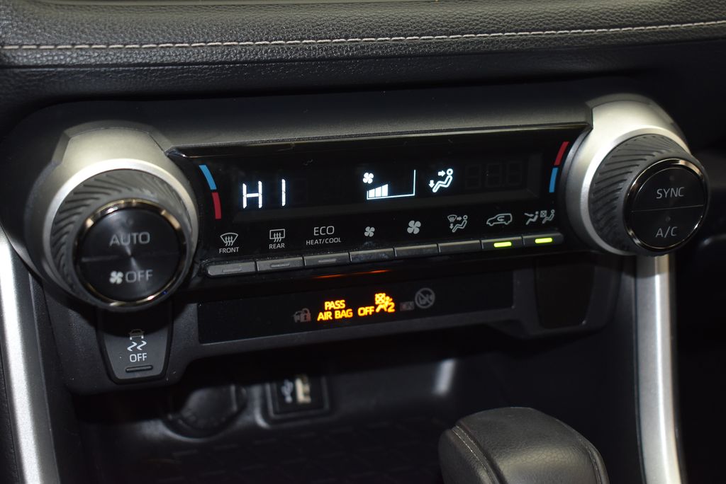 Thumbnail: 2025 Toyota RAV4 - 17