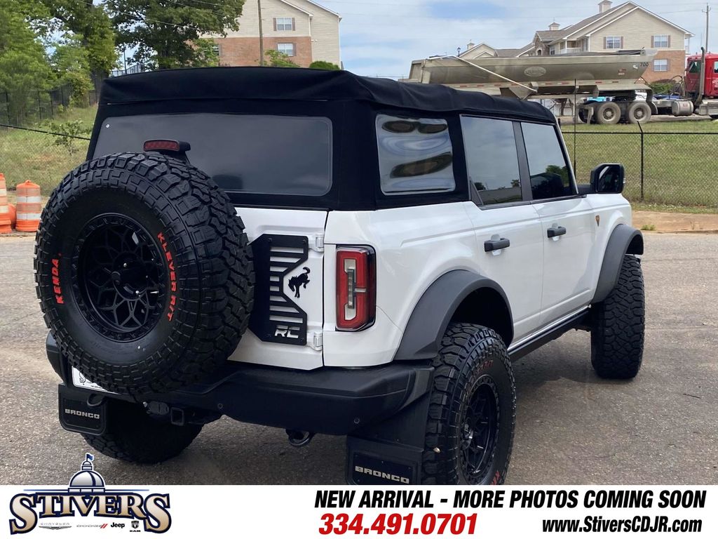 2022 Oxford White Ford Bronco Badlands 4X4 SUV