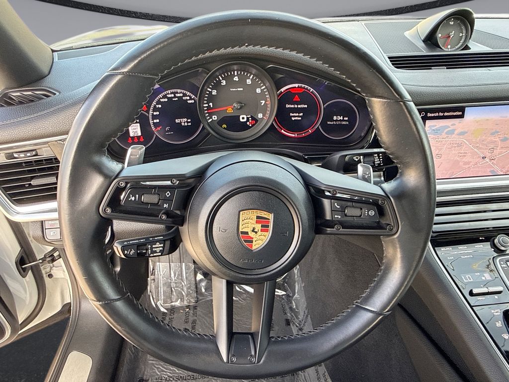 Thumbnail: 2022 Porsche Panamera - 21