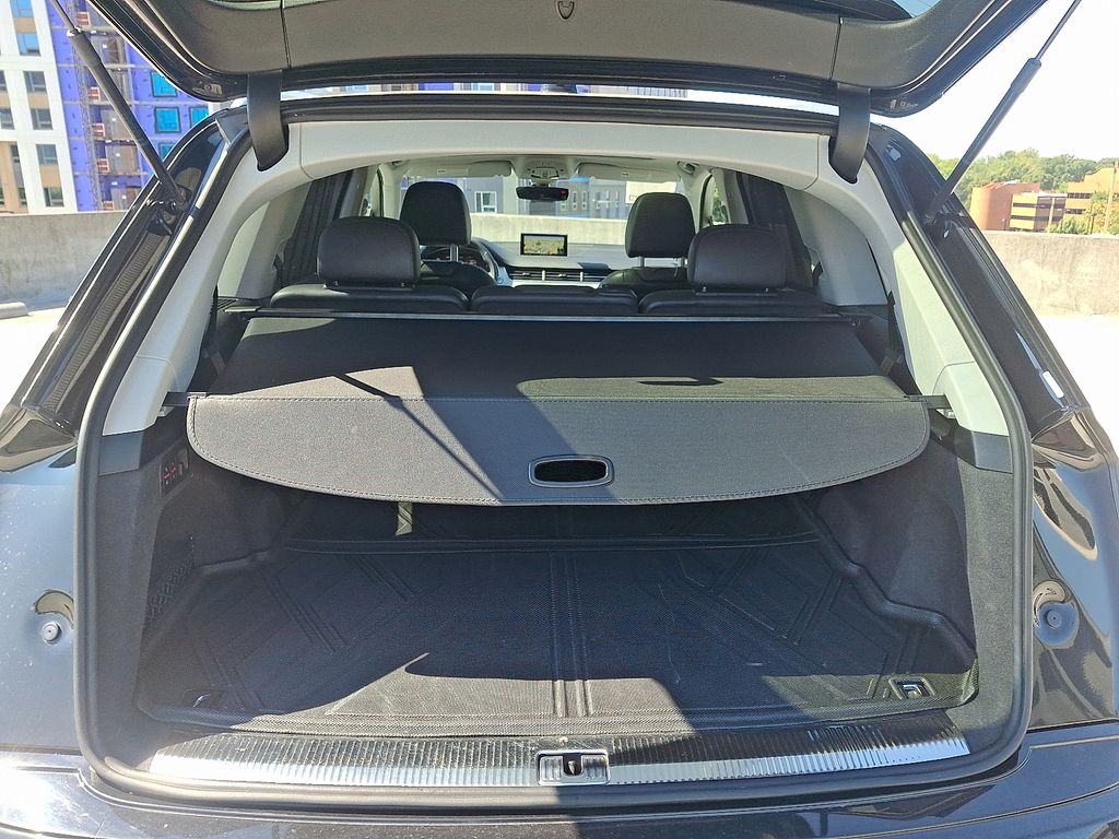 Thumbnail: 2019 Audi Q7 - 30