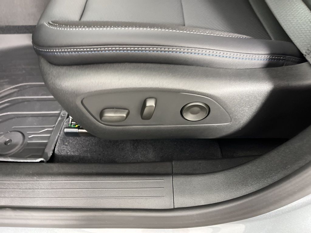 Thumbnail: 2026 Chevrolet Equinox - 23