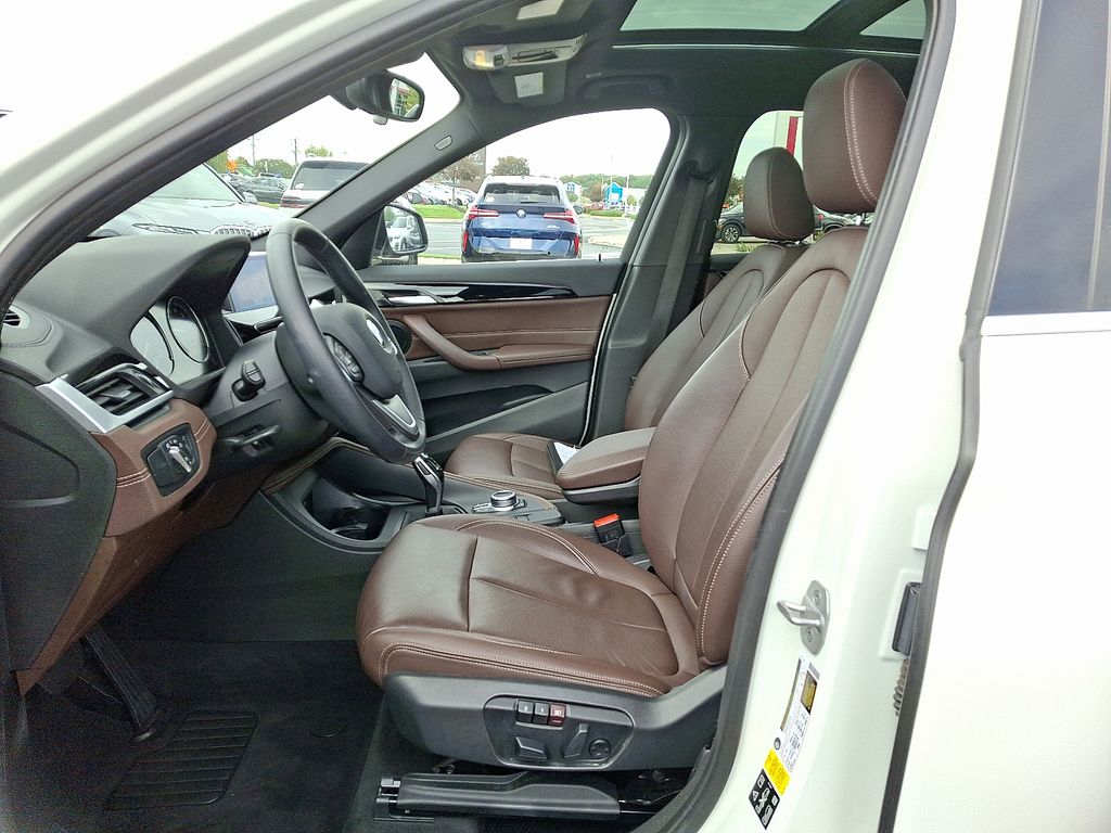 Thumbnail: 2021 BMW X1 - 14