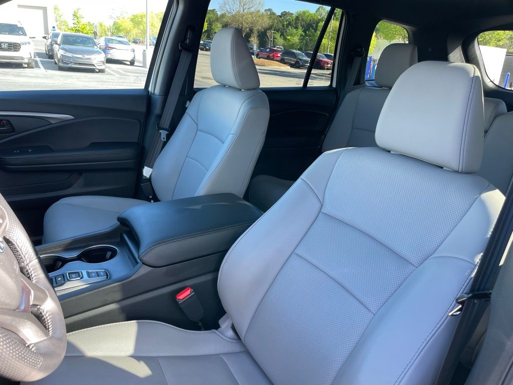 Thumbnail: 2025 Honda Passport - 25