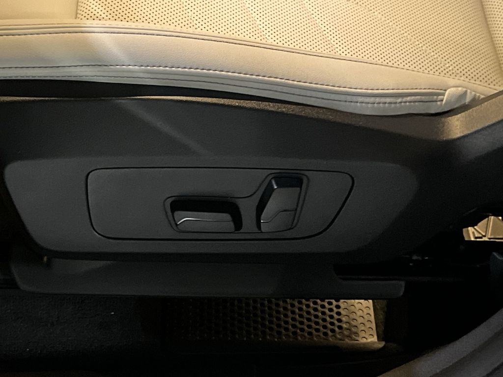 Thumbnail: 2026 BMW X1 - 12