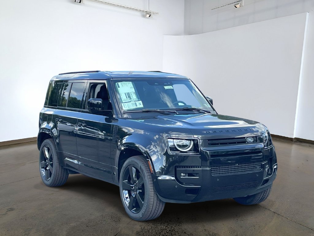 New 2026 Black Land Rover X-Dynamic SE image 3