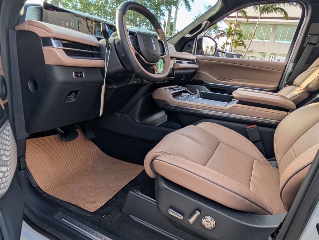 new 2026 Lincoln Navigator car, priced at $123,415