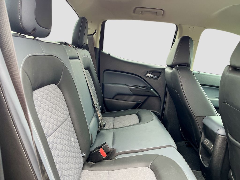Used 2021 Gray Chevrolet Z71 image 23