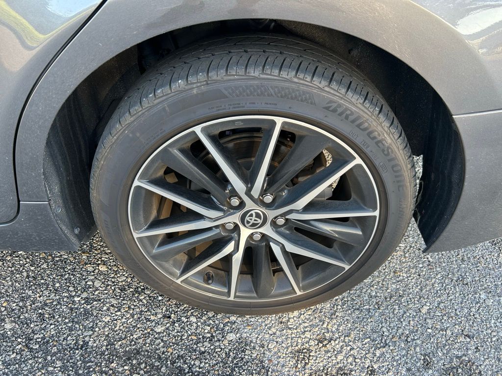 Thumbnail: 2021 Toyota Camry - 9